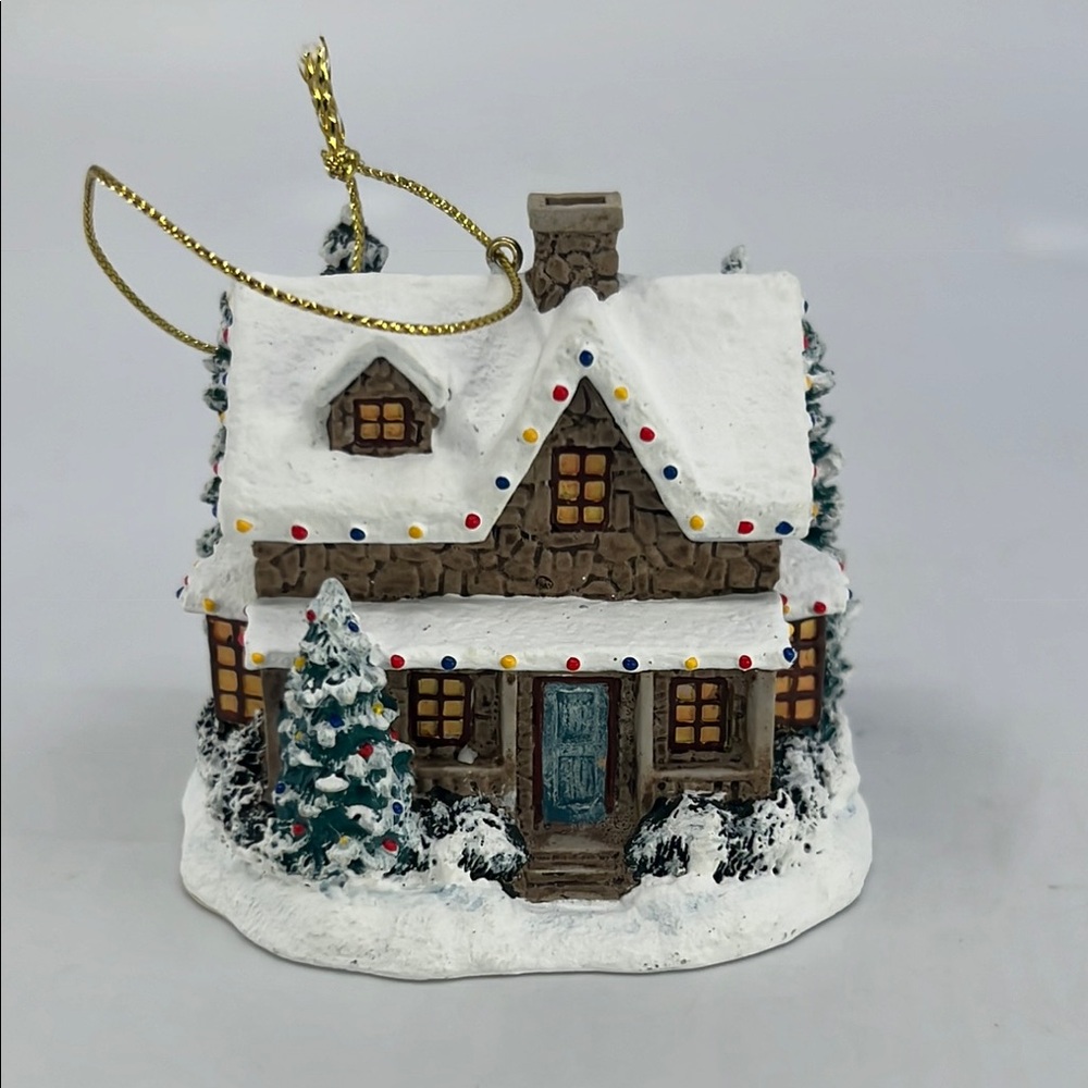 Thomas Kinkade 2001 Christmas Eve Illuminated Ornament Collection